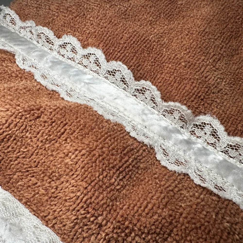 60's Sears Bath‎ Towel Brown Lace Trim Our Better Quality Fringe Bow